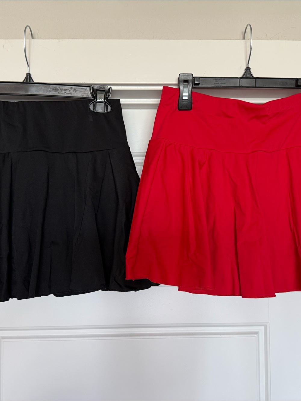 HALARA Women's Pleated Skort Duo in Black and Red